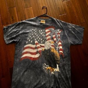 The Mountain American Eagle Flag Tee - Gray